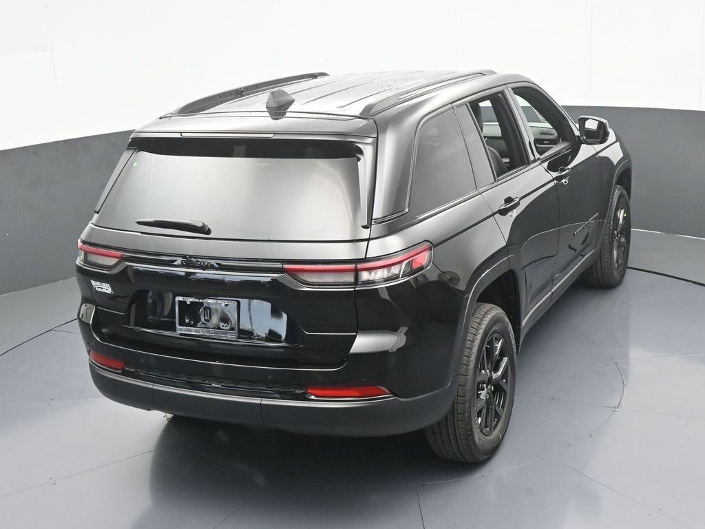 New 2025 Jeep Grand Cherokee Altitude image 43