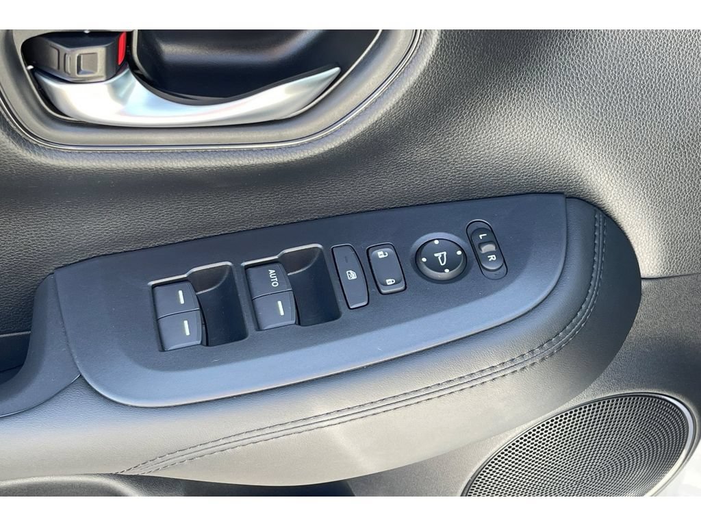 Certified 2027 Honda HR-V LX image 12