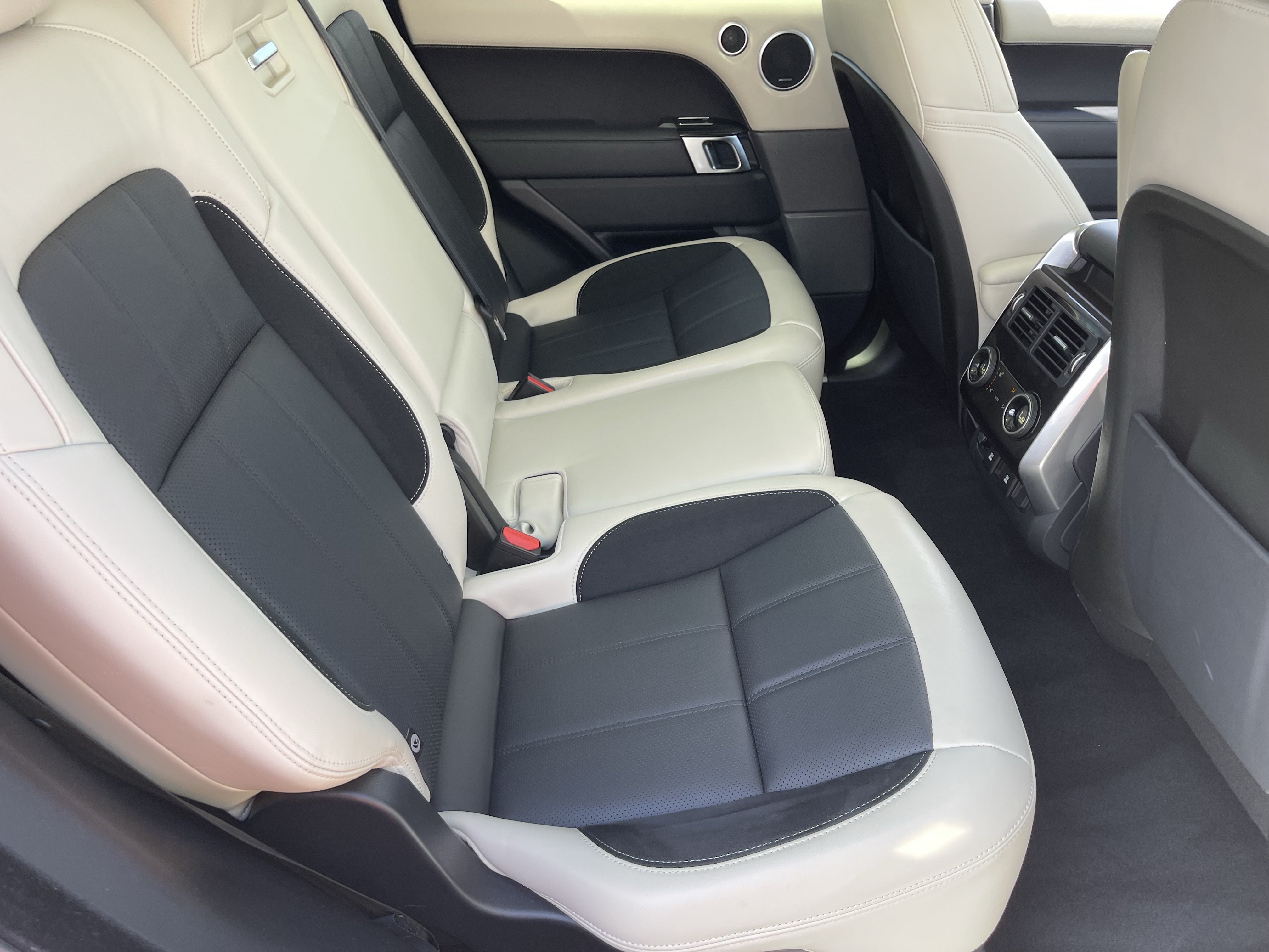 Used 2021 Land Rover Range Rover Sport HST AWD/4WD image 13
