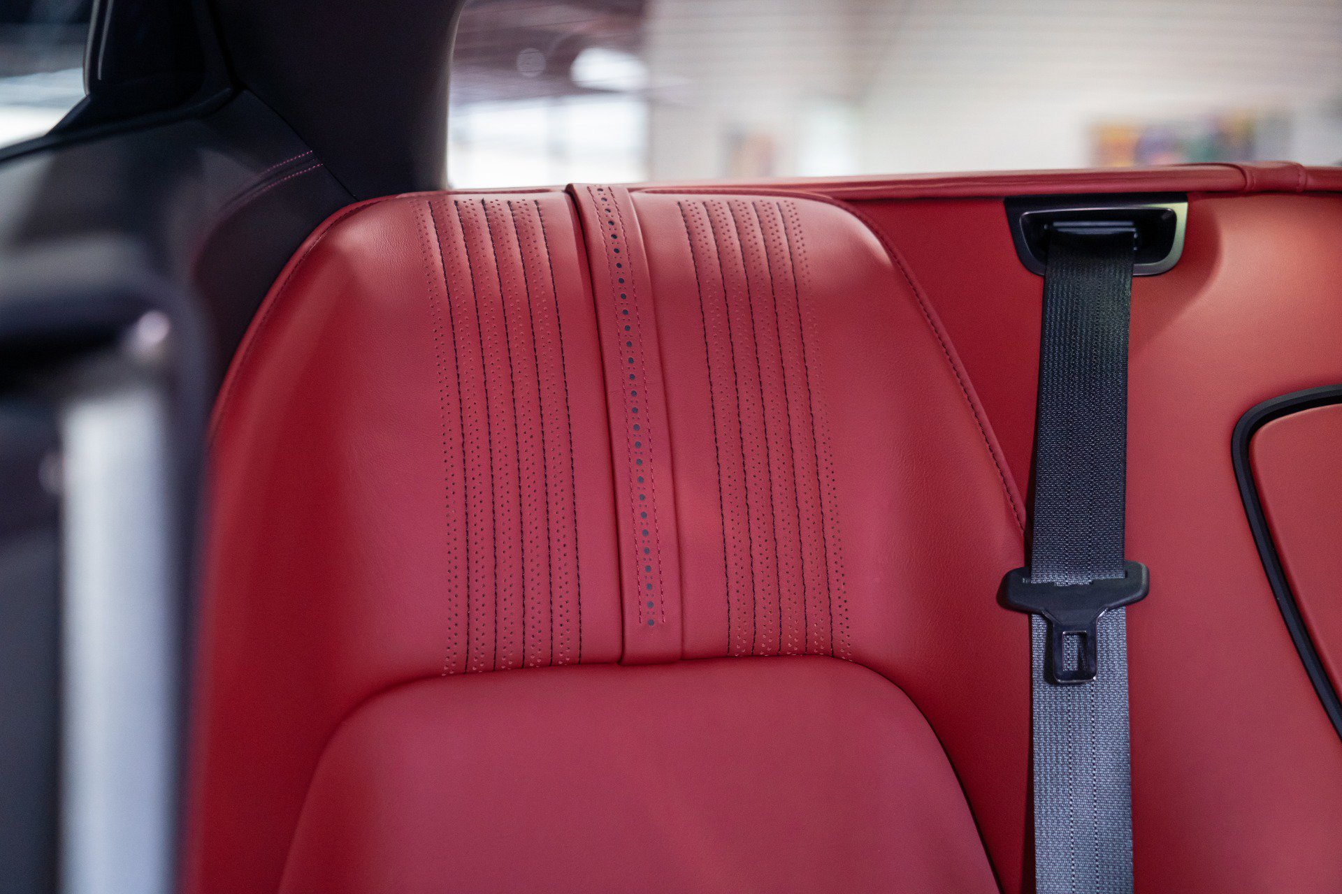 Used 2018 Aston Martin DB11 V12 RWD image 42