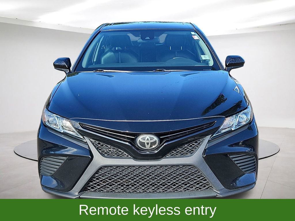Used 2019 Toyota Camry SE image 2