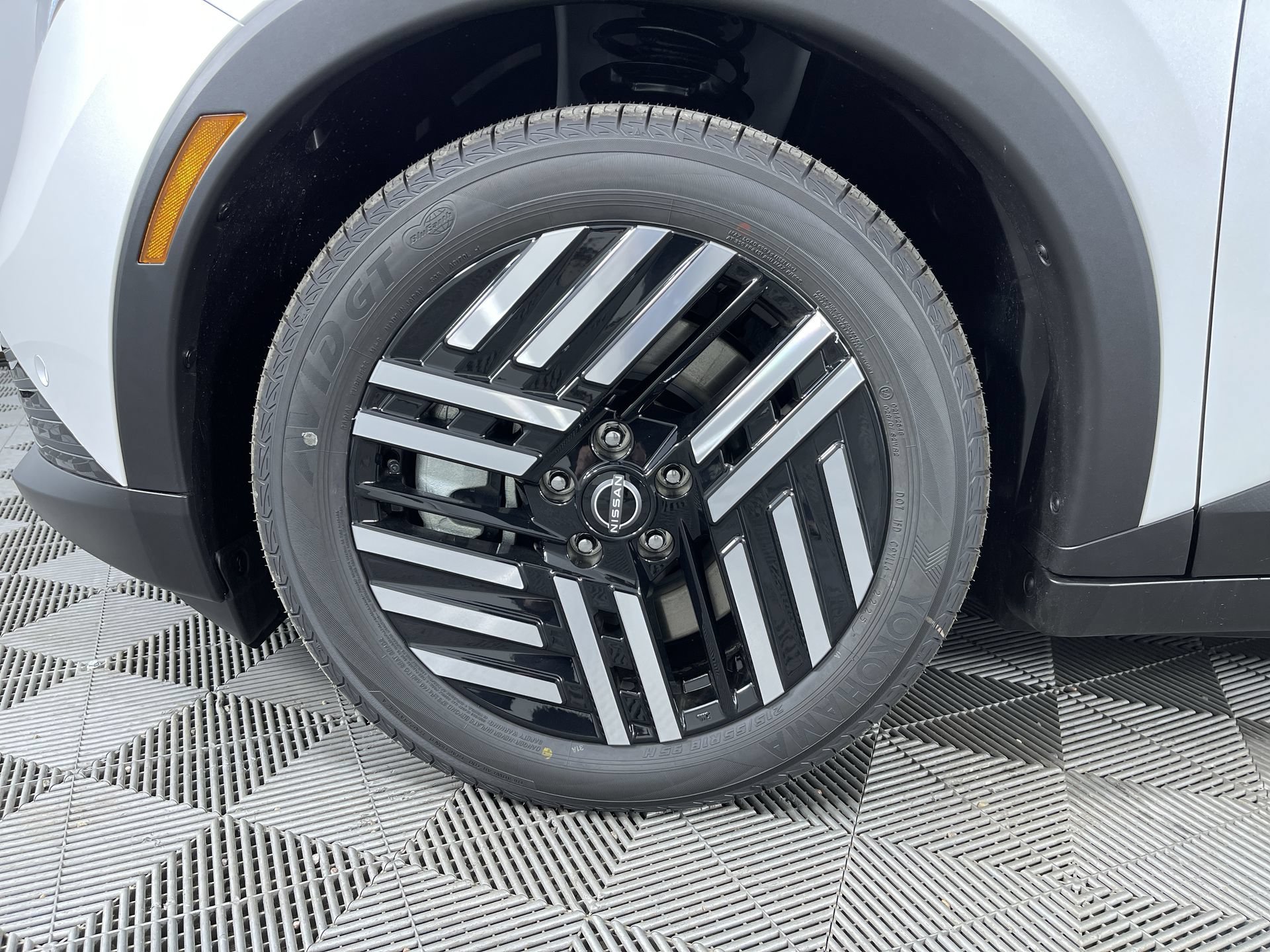 New 2026 Nissan Leaf SV+ w/ Floor Mat Package (SV+) FWD image 26