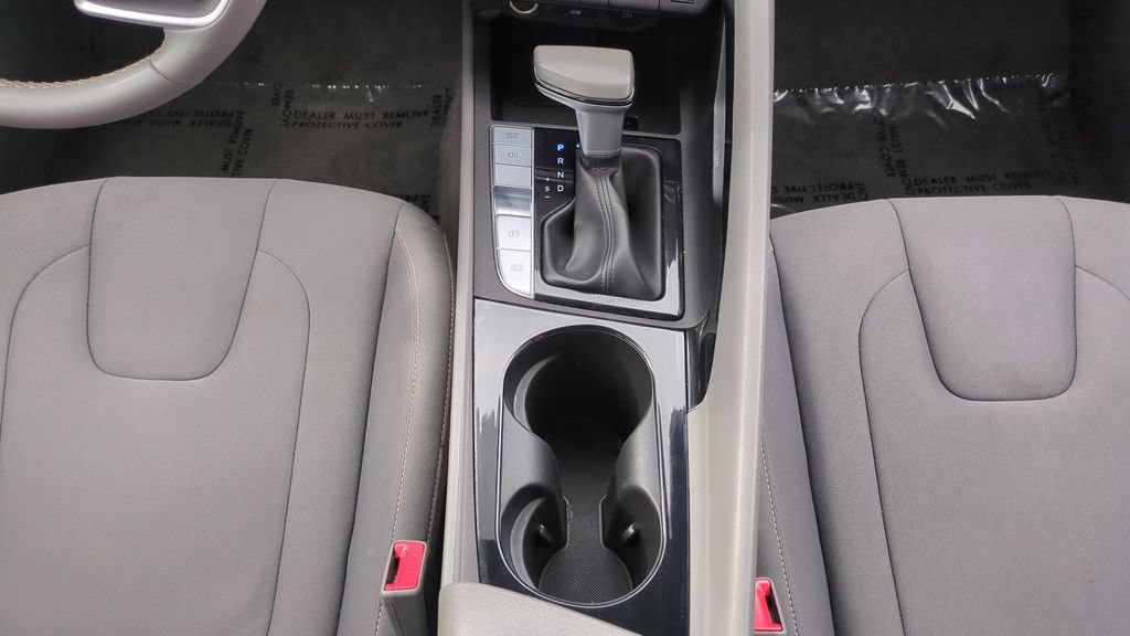 Used 2025 Hyundai Elantra SEL FWD image 14