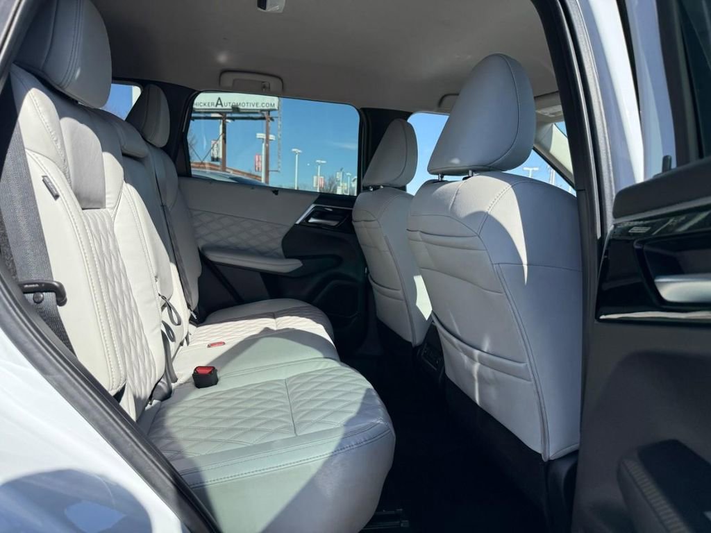 Used 2022 Mitsubishi Outlander SEL image 9