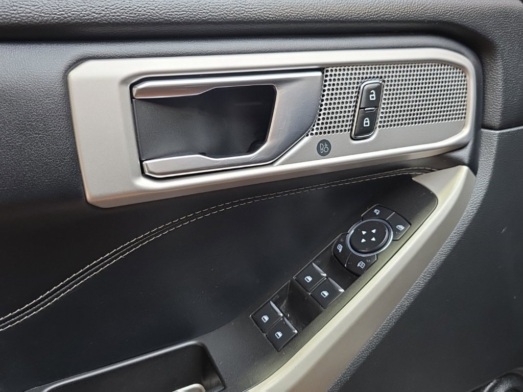 Used 2021 Ford Explorer Limited image 26