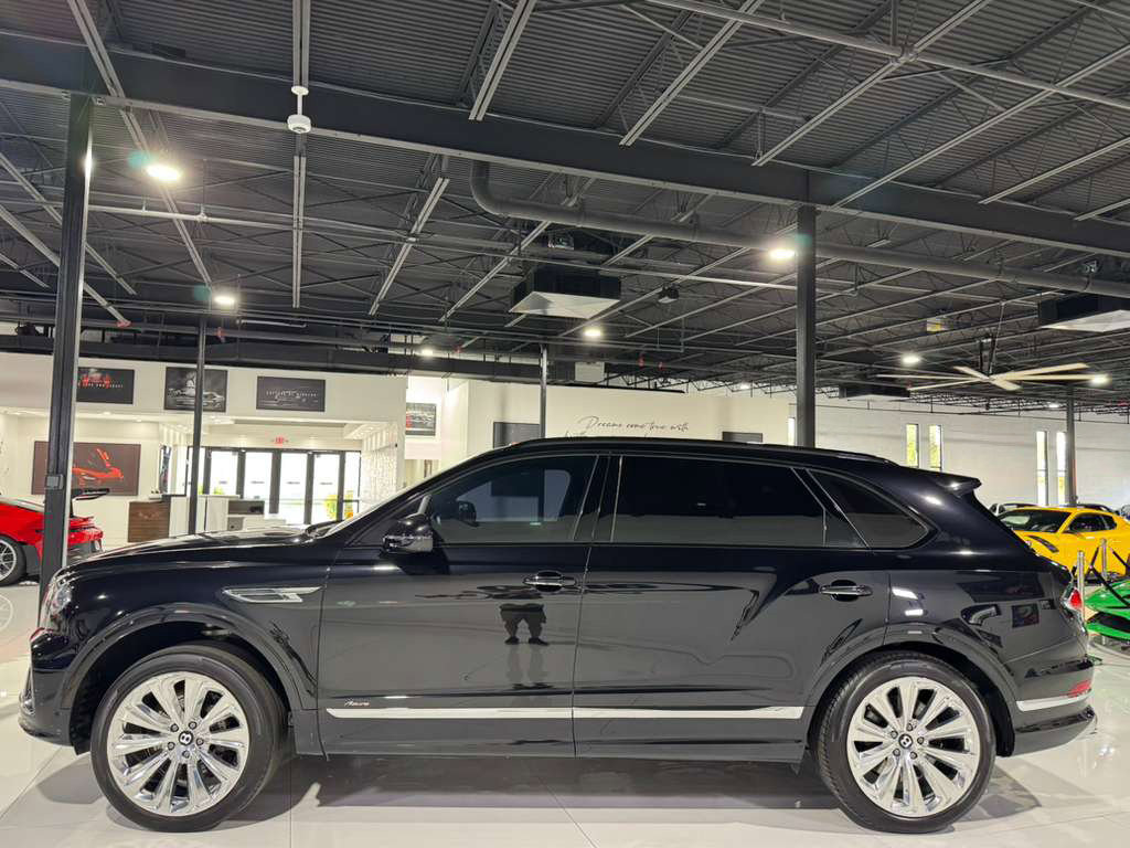 Used 2023 Bentley Bentayga Extended Wheelbase image 4