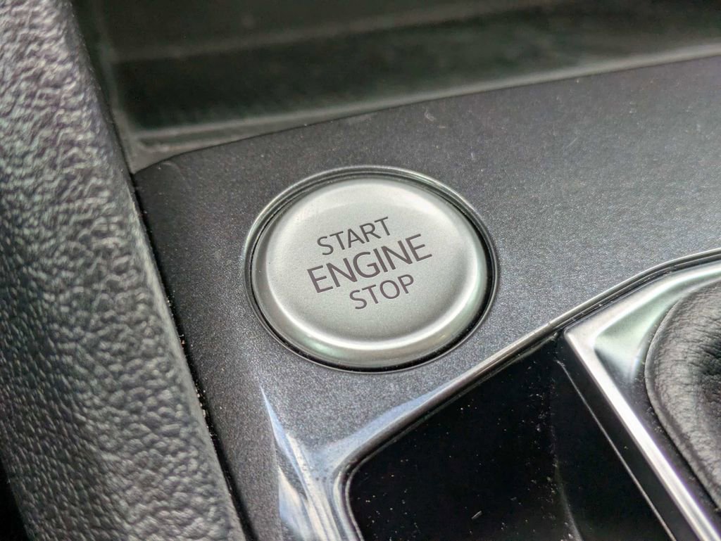 Certified 2023 Volkswagen Tiguan SEL R-Line image 47