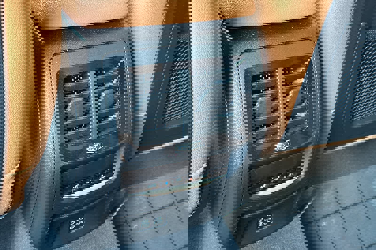 Used 2024 BMW X3 xDrive30i w/ Premium Package w/ZPA image 14