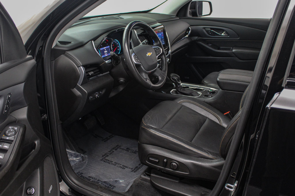 Used 2021 Chevrolet Traverse Premier w/ Redline Edition AWD/4WD image 16