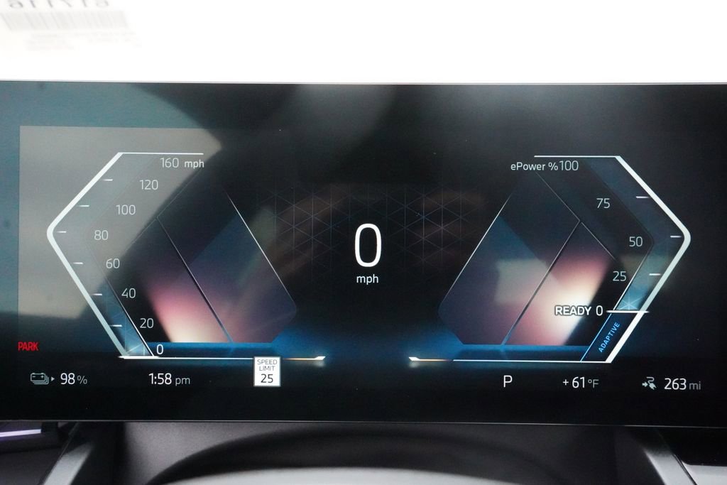 Used 2025 BMW i5 eDrive40i w/ Premium Package image 17