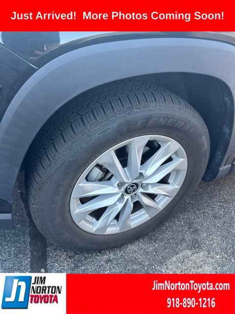 Used 2022 Toyota Corolla Cross LE FWD image 5