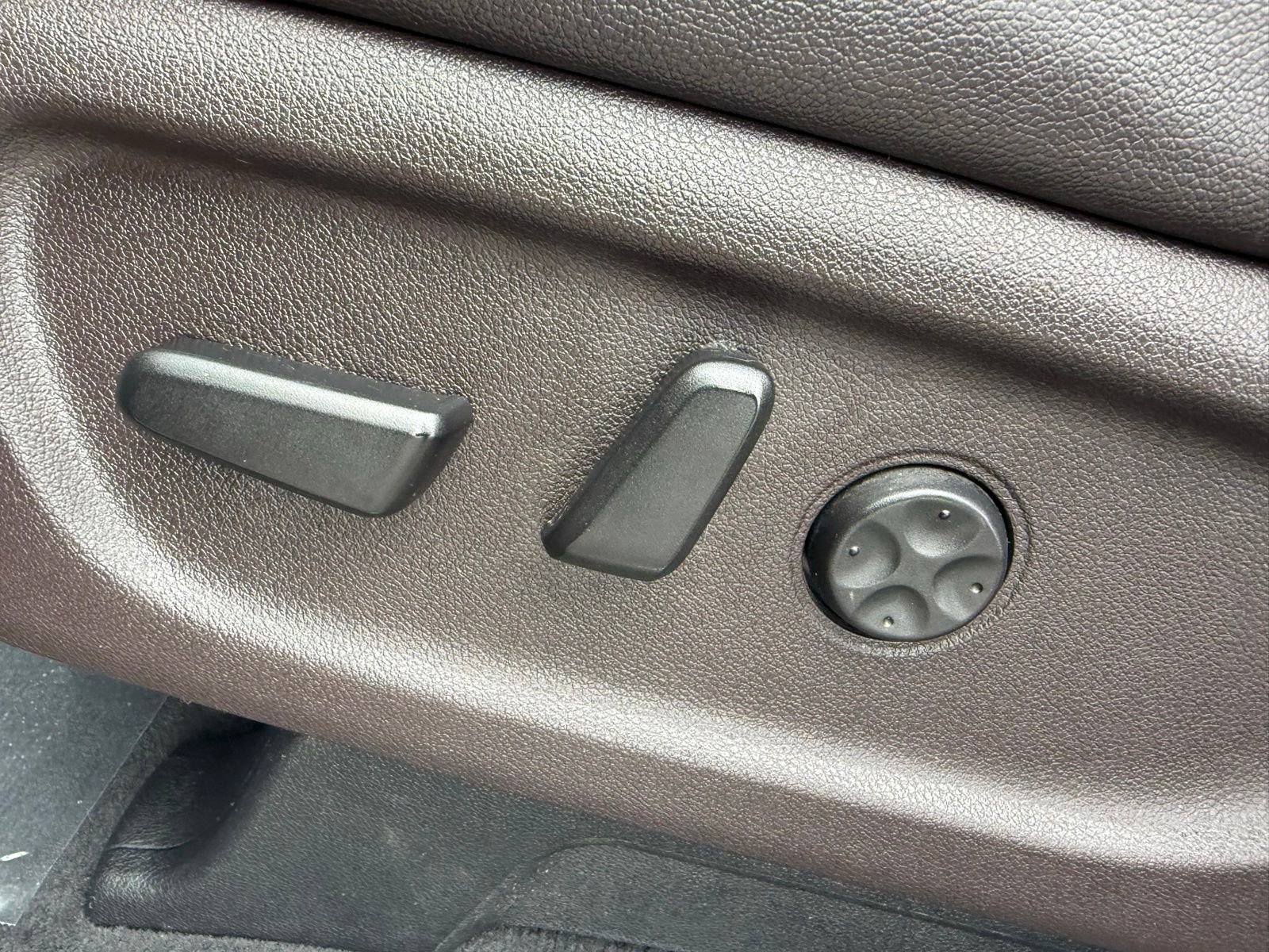 Used 2016 Kia Sedona SX Limited w/ Option Group 030 image 22