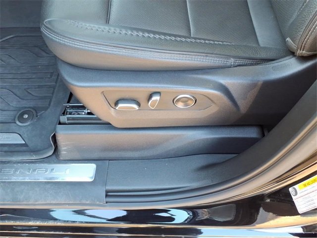 Used 2025 GMC Sierra 3500 Denali w/ Denali Reserve Package image 18