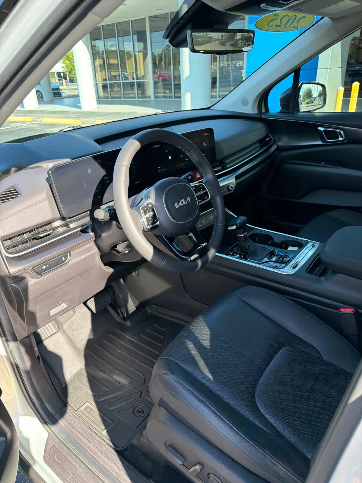 Used 2025 Kia Carnival SX Prestige FWD image 16