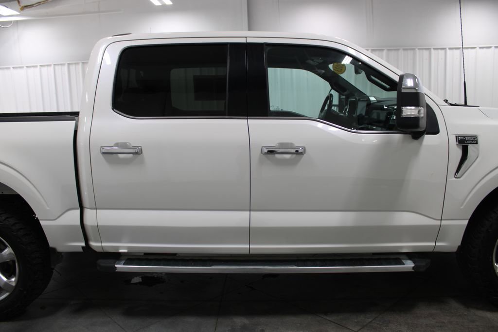 Used 2023 Ford F150 Lariat w/ Trailer Tow Package image 11