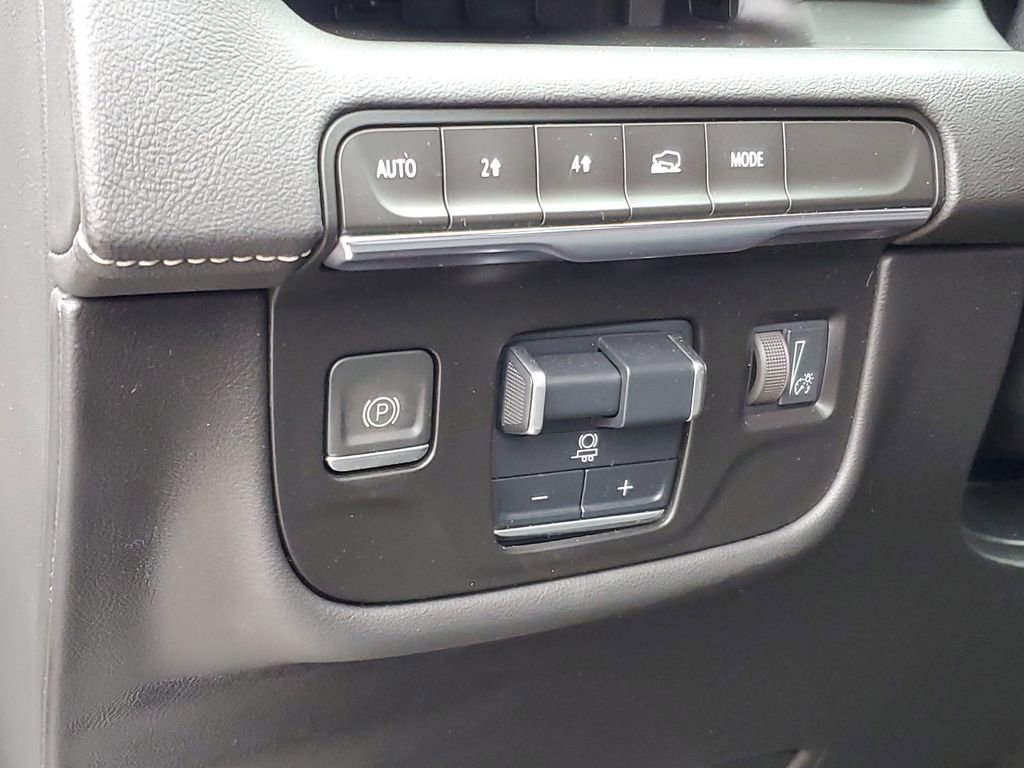 Used 2023 Cadillac Escalade Sport w/ LPO, ONYX Package AWD/4WD image 9