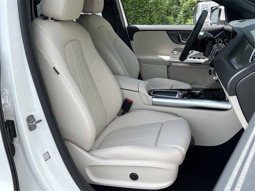 Certified 2025 Mercedes-Benz GLA 250 4MATIC image 25