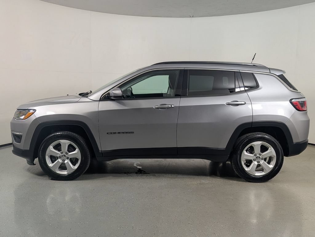 Used 2018 Jeep Compass Latitude w/ Cold Weather Group AWD/4WD image 4