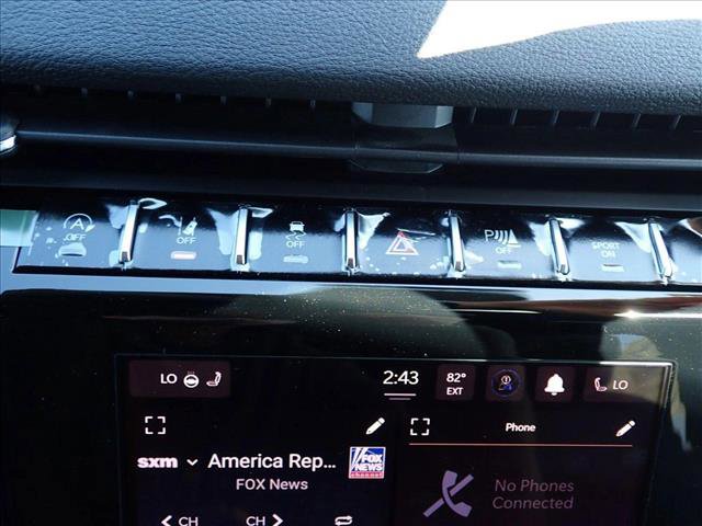 New 2025 Jeep Grand Cherokee Altitude image 24