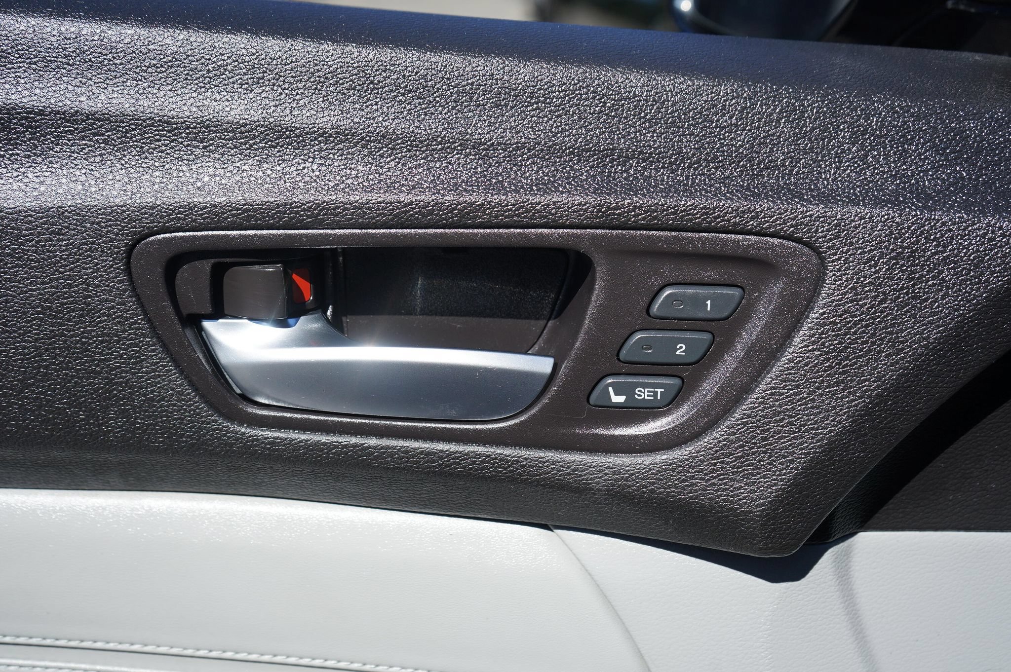 Used 2015 Acura TLX FWD image 10