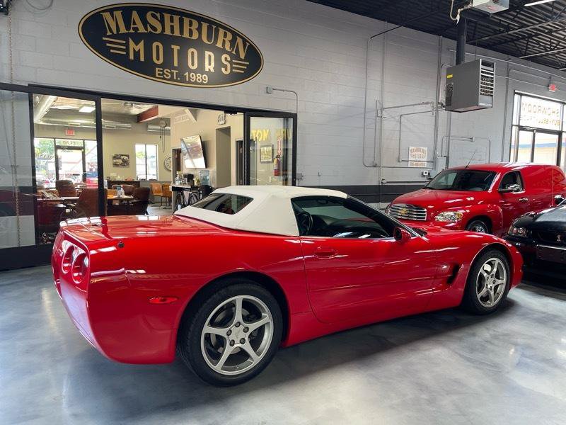 Used 2001 Chevrolet Corvette Convertible RWD image 10