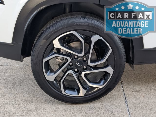 Used 2025 Chevrolet Trax RS w/ Sunroof Package FWD image 4