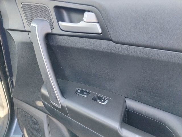 Used 2022 Kia Sportage LX AWD/4WD image 11