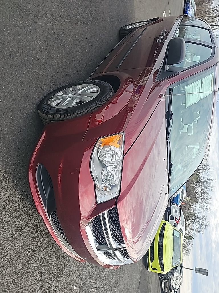 Used 2016 Dodge Grand Caravan American Value Package w/ UConnect Hands-Free Group image 1