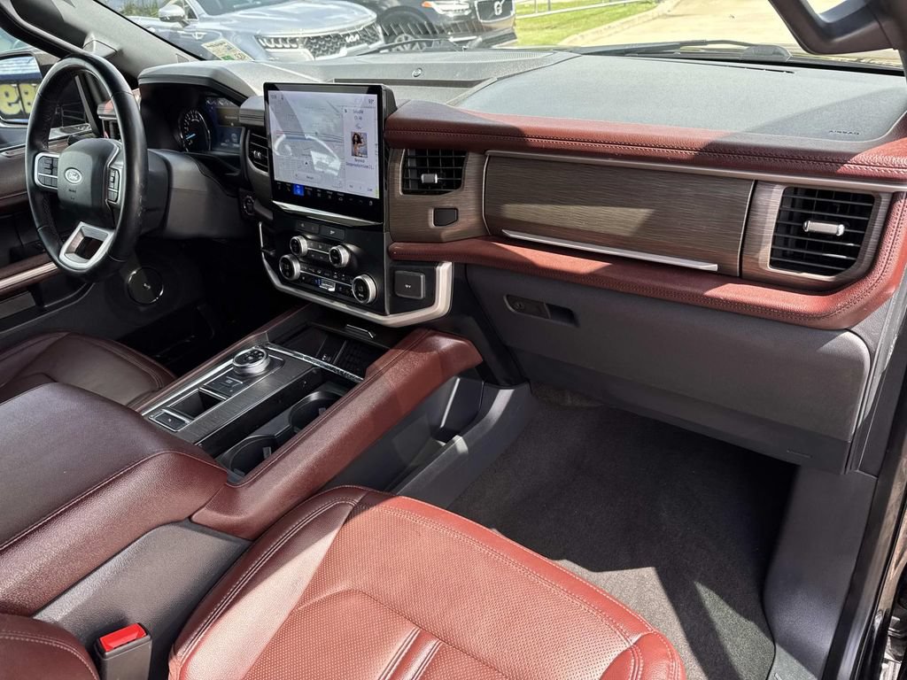Used 2024 Ford Expedition Limited RWD image 15