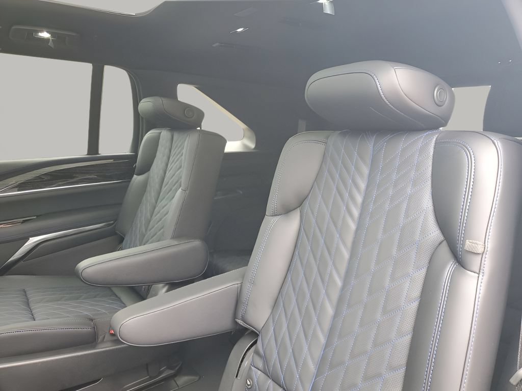 New 2026 Cadillac Escalade IQ Sport 1 w/ LPO, ONYX Package AWD/4WD image 20