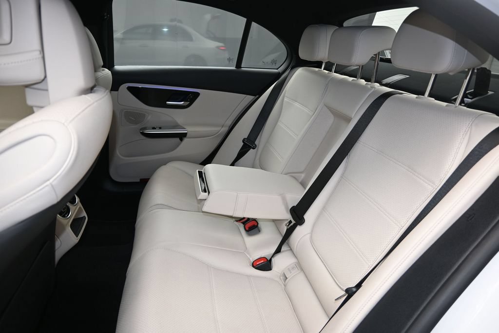 Used 2025 Mercedes-Benz C 300 Sedan image 17