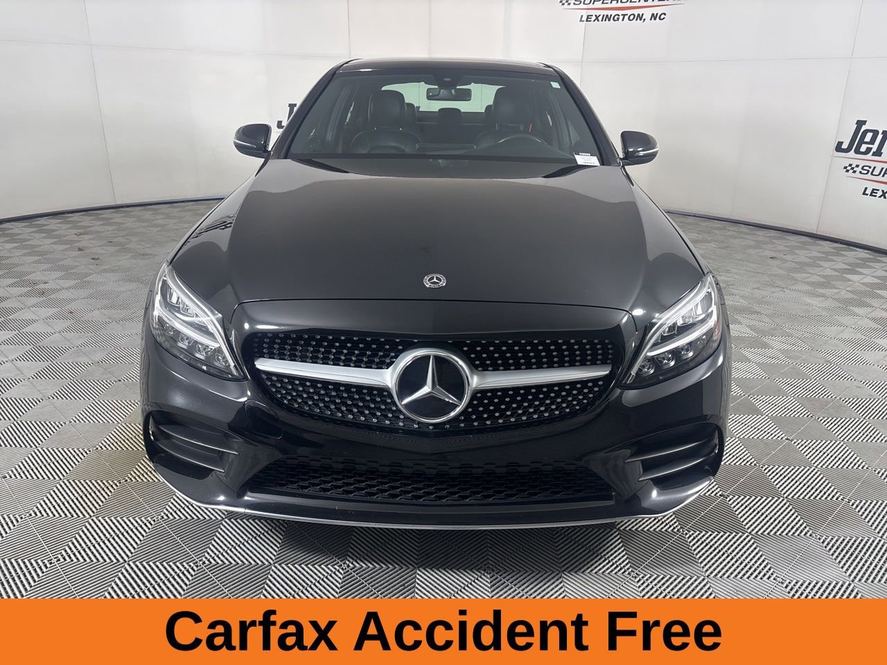 Used 2020 Mercedes-Benz C 300 4MATIC Sedan image 4
