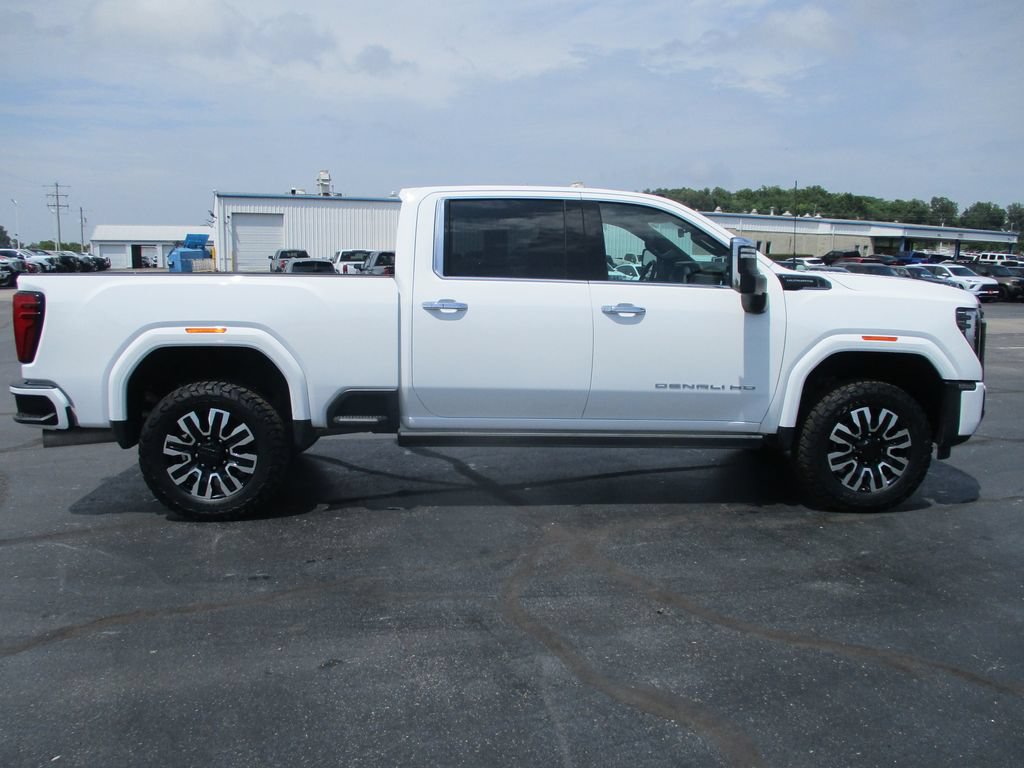 Certified 2025 GMC Sierra 3500 Denali Ultimate AWD/4WD image 5