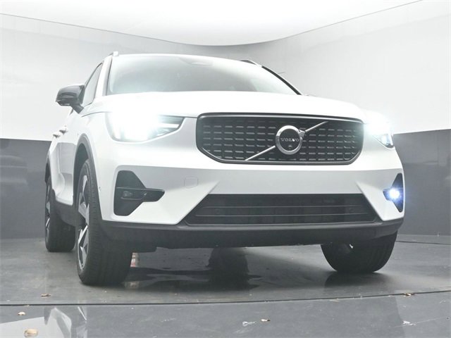 New 2026 Volvo XC40 B5 Plus w/ Protection Package Premier image 37