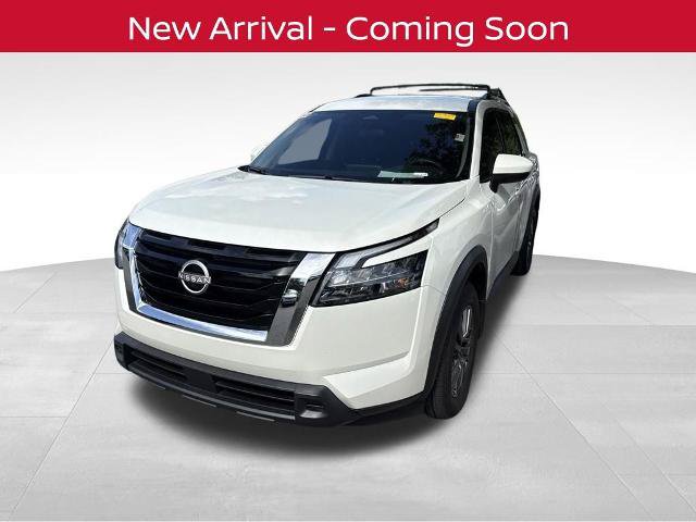 Certified 2024 Nissan Pathfinder SV FWD image 1