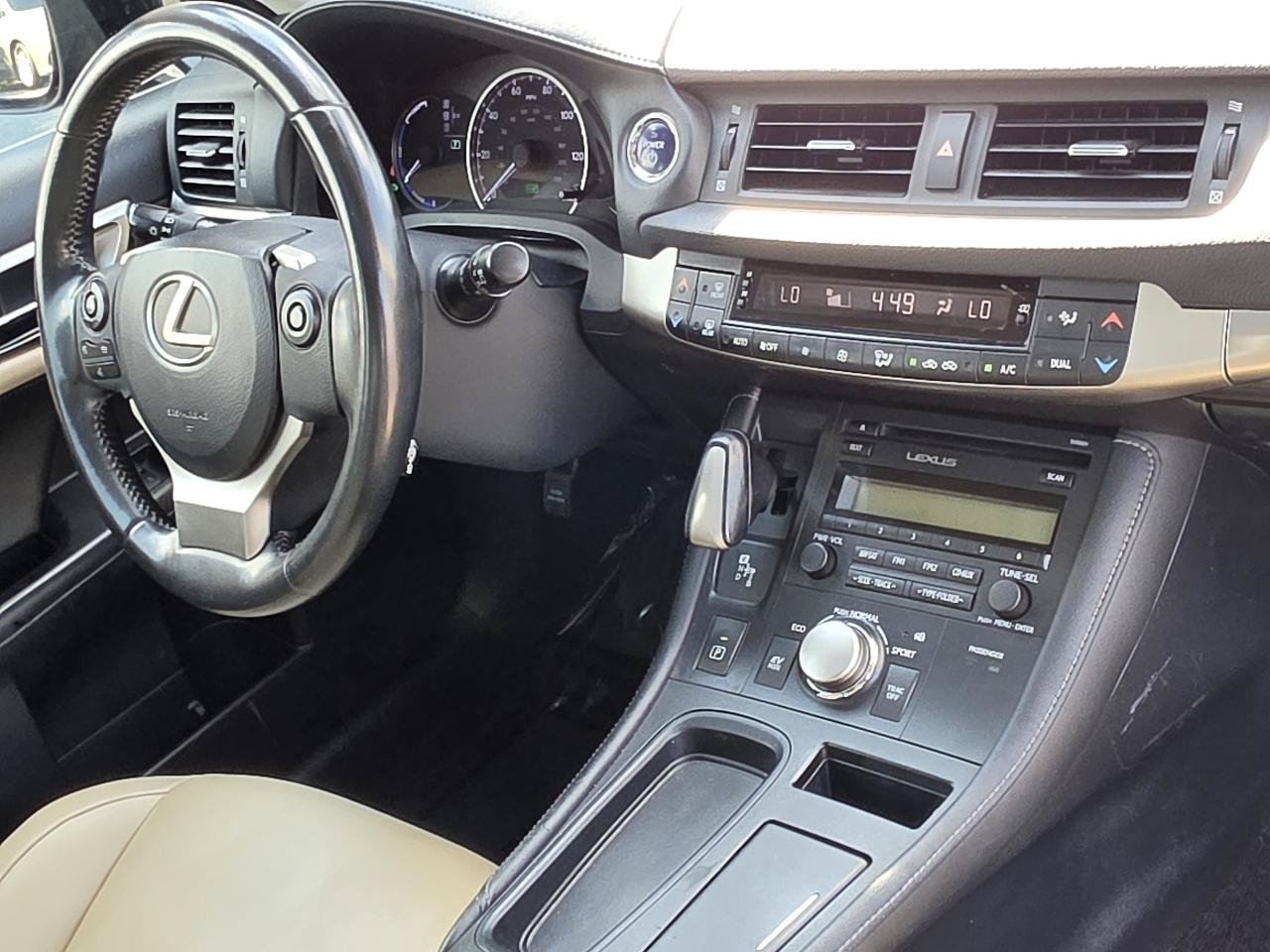 Used 2014 Lexus CT 200h FWD image 49