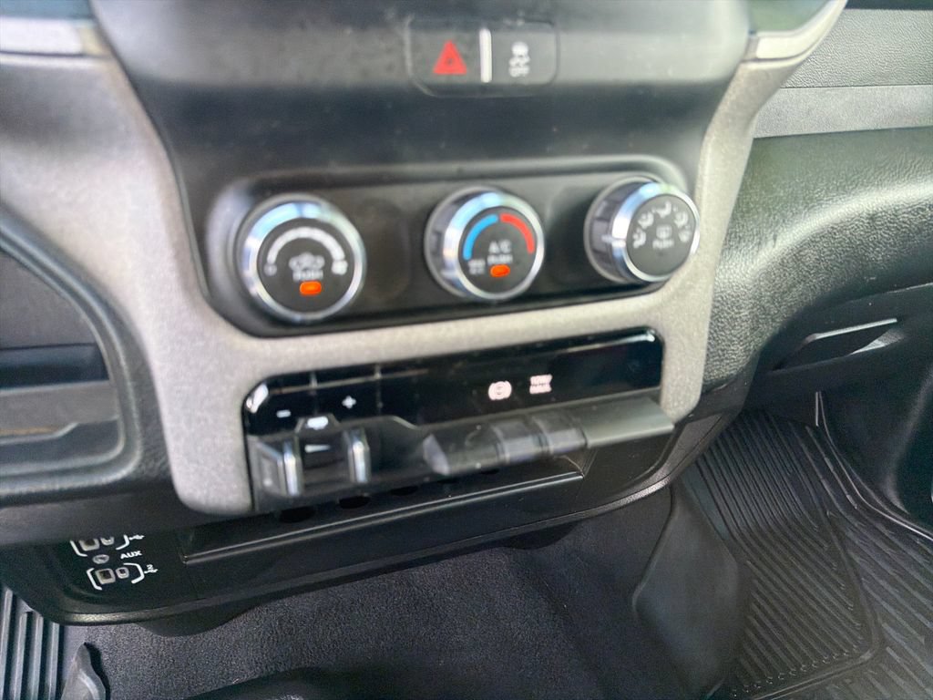 Used 2024 RAM 3500 Tradesman w/ Chrome Appearance Group AWD/4WD image 21