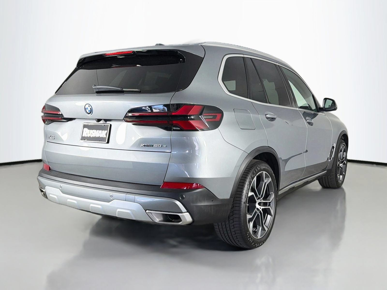 Used 2024 BMW X5 xDrive50e w/ Executive Package AWD/4WD image 7