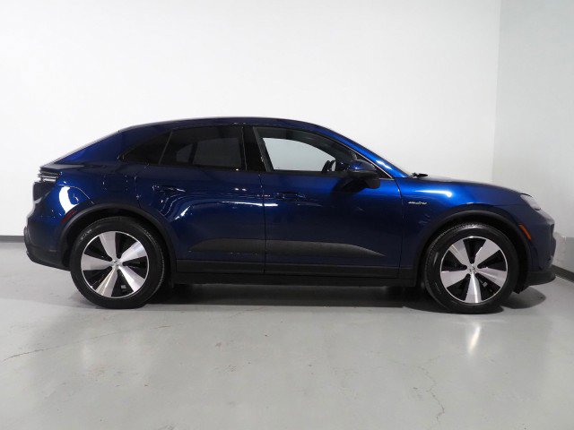 Used 2024 Porsche Macan 4 Electric image 5