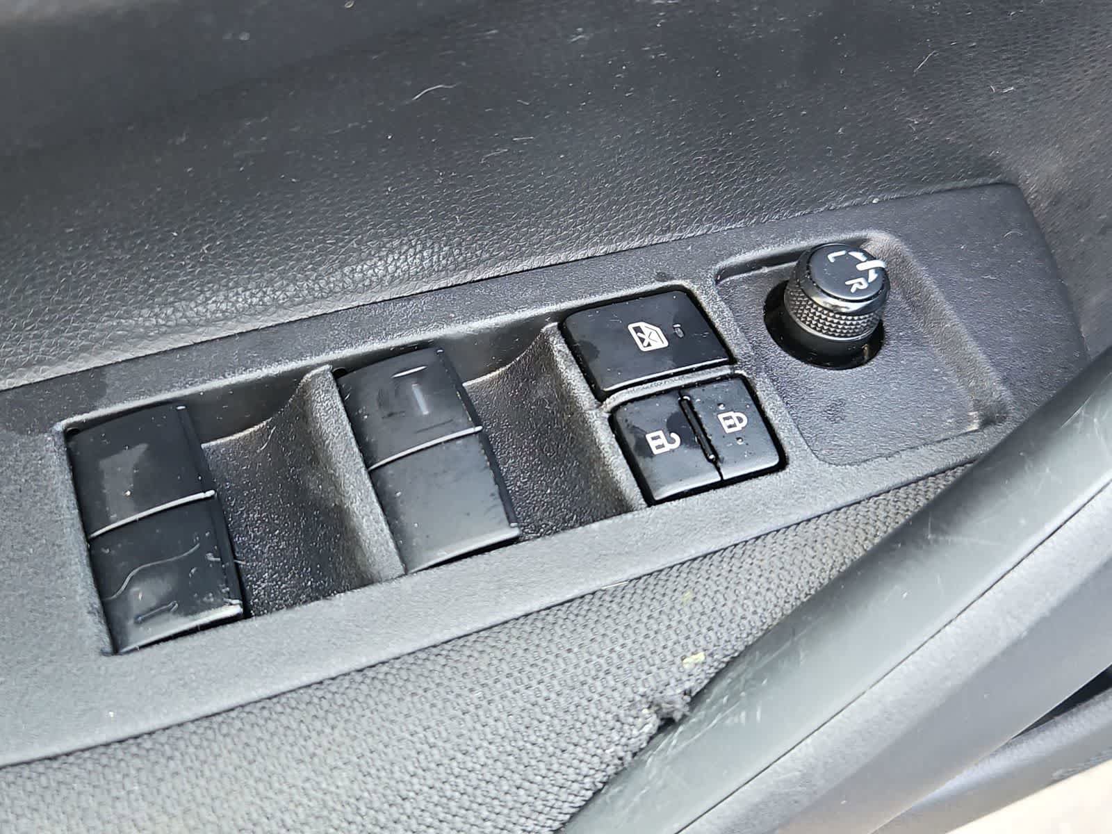 Used 2022 Toyota Corolla LE FWD image 17