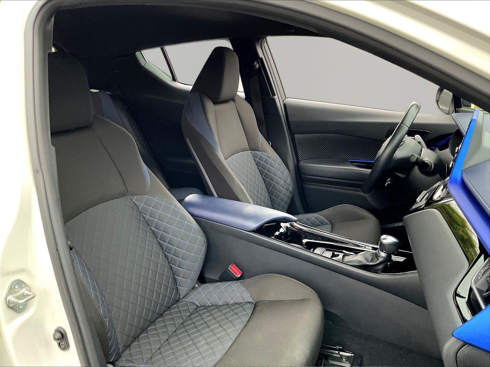 Used 2021 Toyota C-HR XLE FWD image 27
