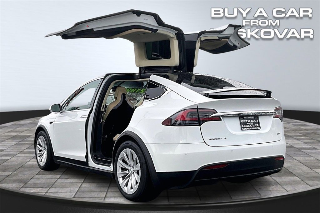 Used 2016 Tesla Model X 90D image 2