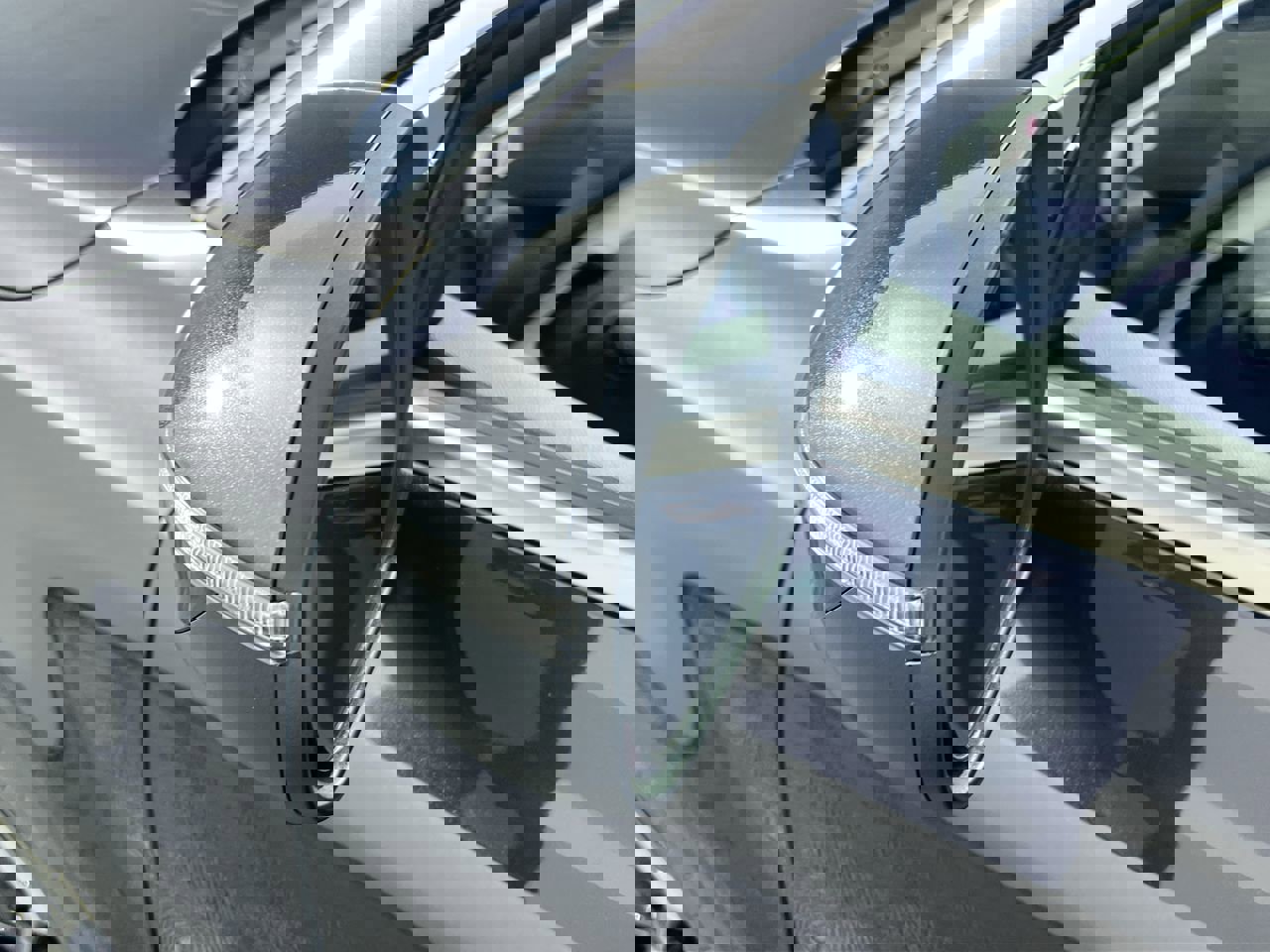 Certified 2024 Kia Telluride EX w/ EX Captain's Chair Package FWD image 9