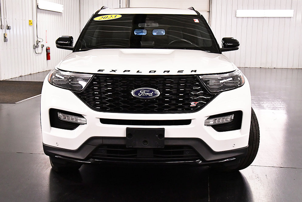 Used 2023 Ford Explorer ST w/ Equipment Group 401A AWD/4WD image 2