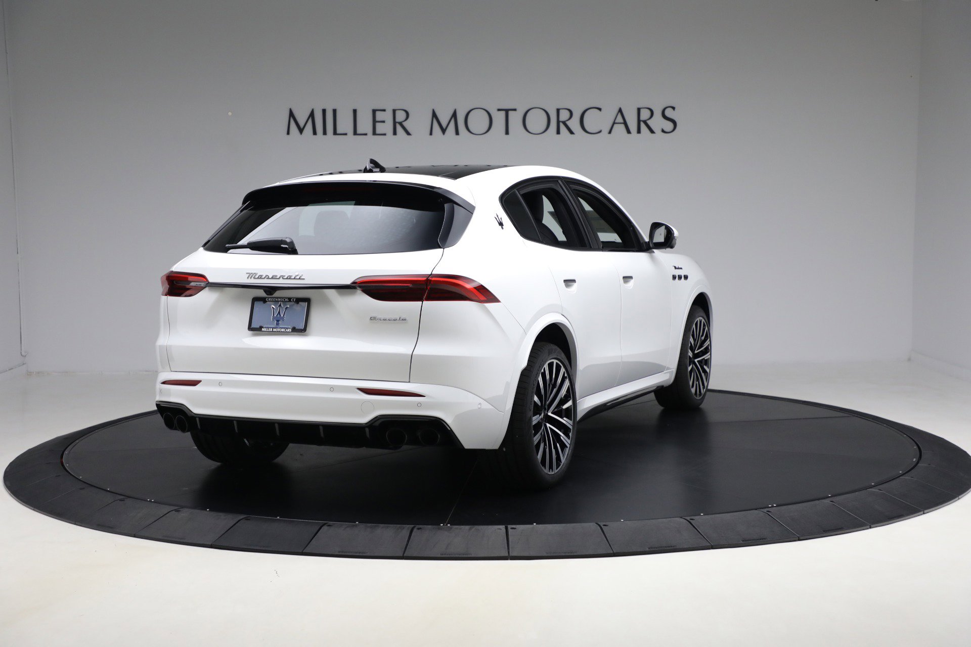 New 2025 Maserati Grecale Modena image 7