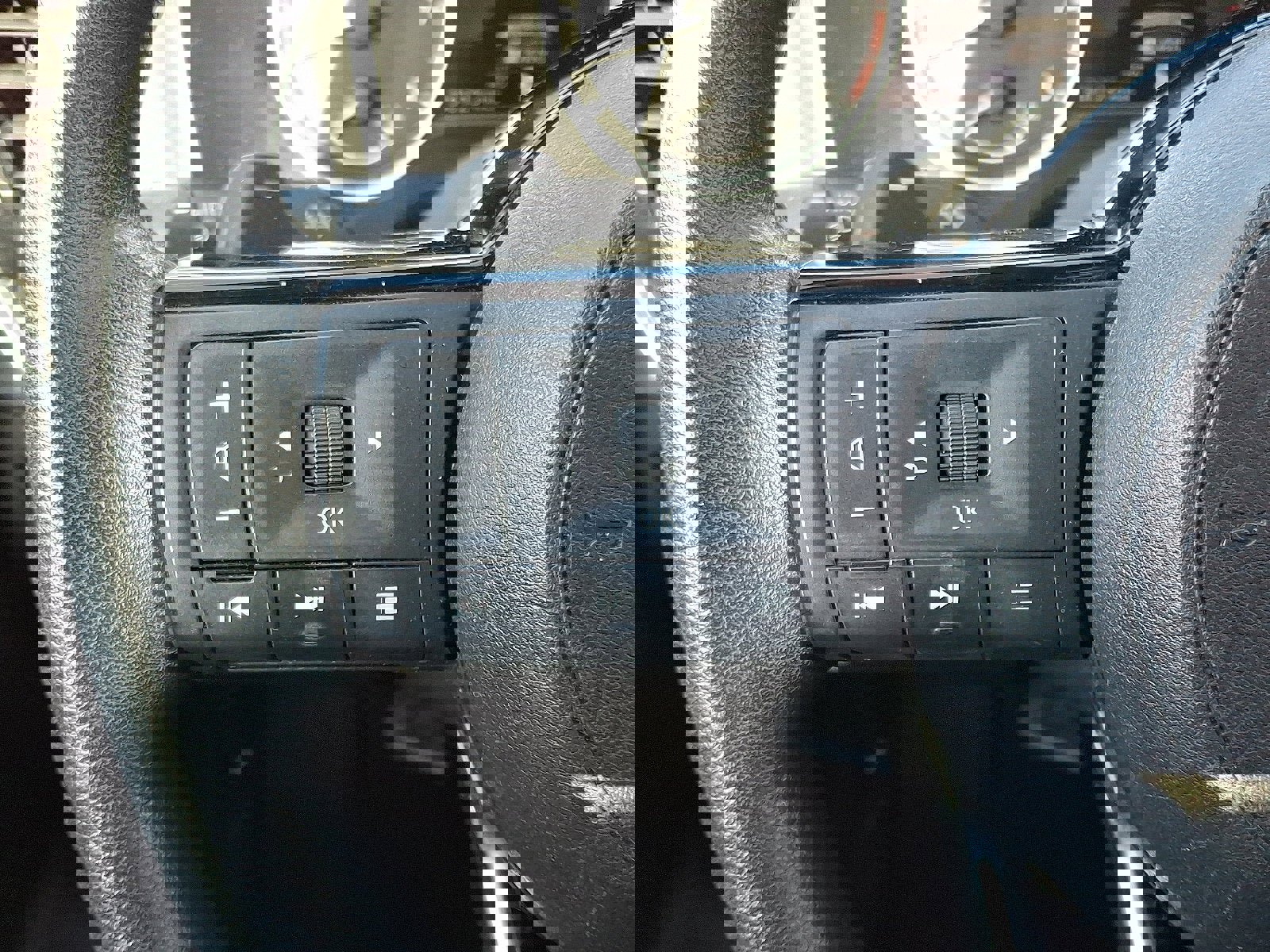 Used 2021 Nissan Rogue SV image 21