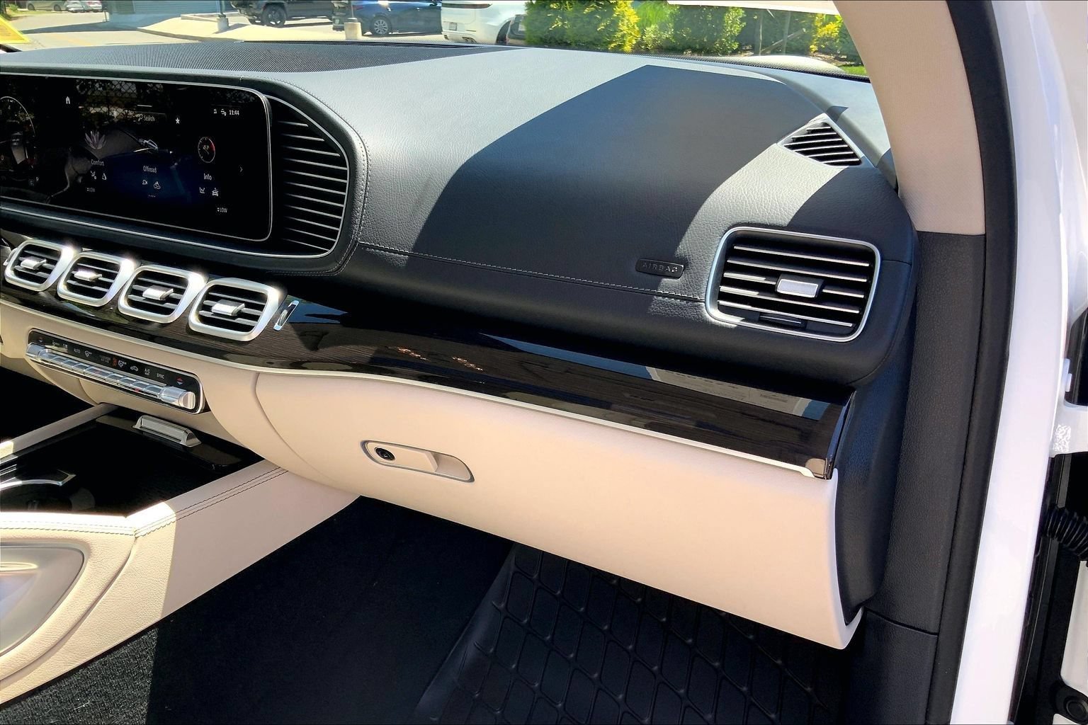 Used 2025 Mercedes-Benz GLS 450 4MATIC image 18