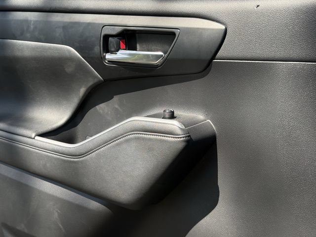 Used 2023 Toyota Highlander XLE FWD image 29