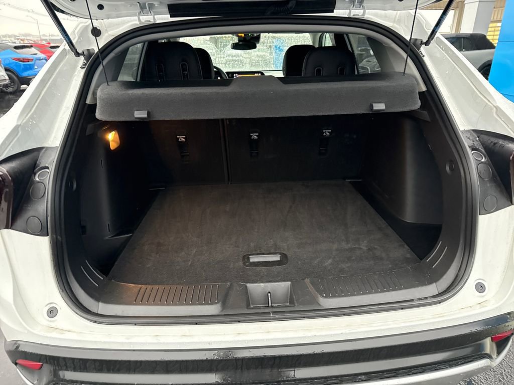 Used 2025 Chevrolet Trax LT w/ LT Convenience Package image 26