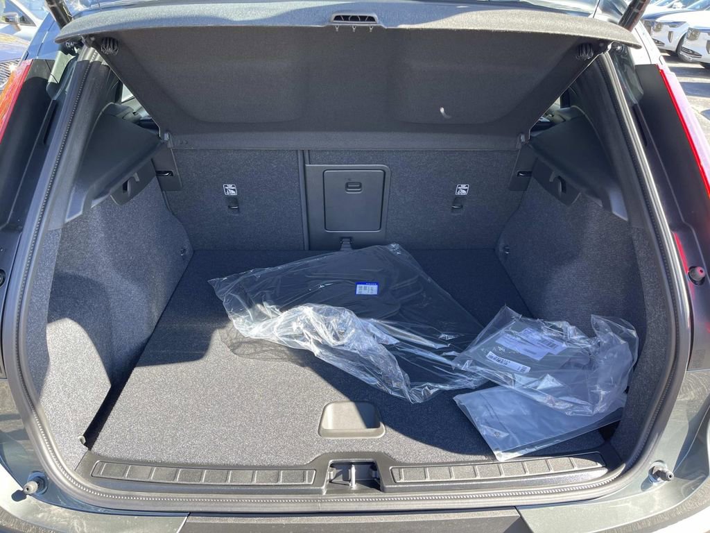 New 2026 Volvo XC40 B5 Core w/ Climate Package image 12